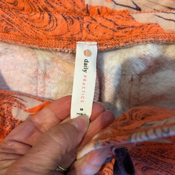 Rare HTF Anthropologie Daily Practice sweatpants size Medium! - Picture 3 of 3